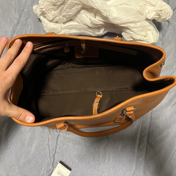 Coach No. D1J-7757 Hamptons Large Tote - Picture 2 of 5